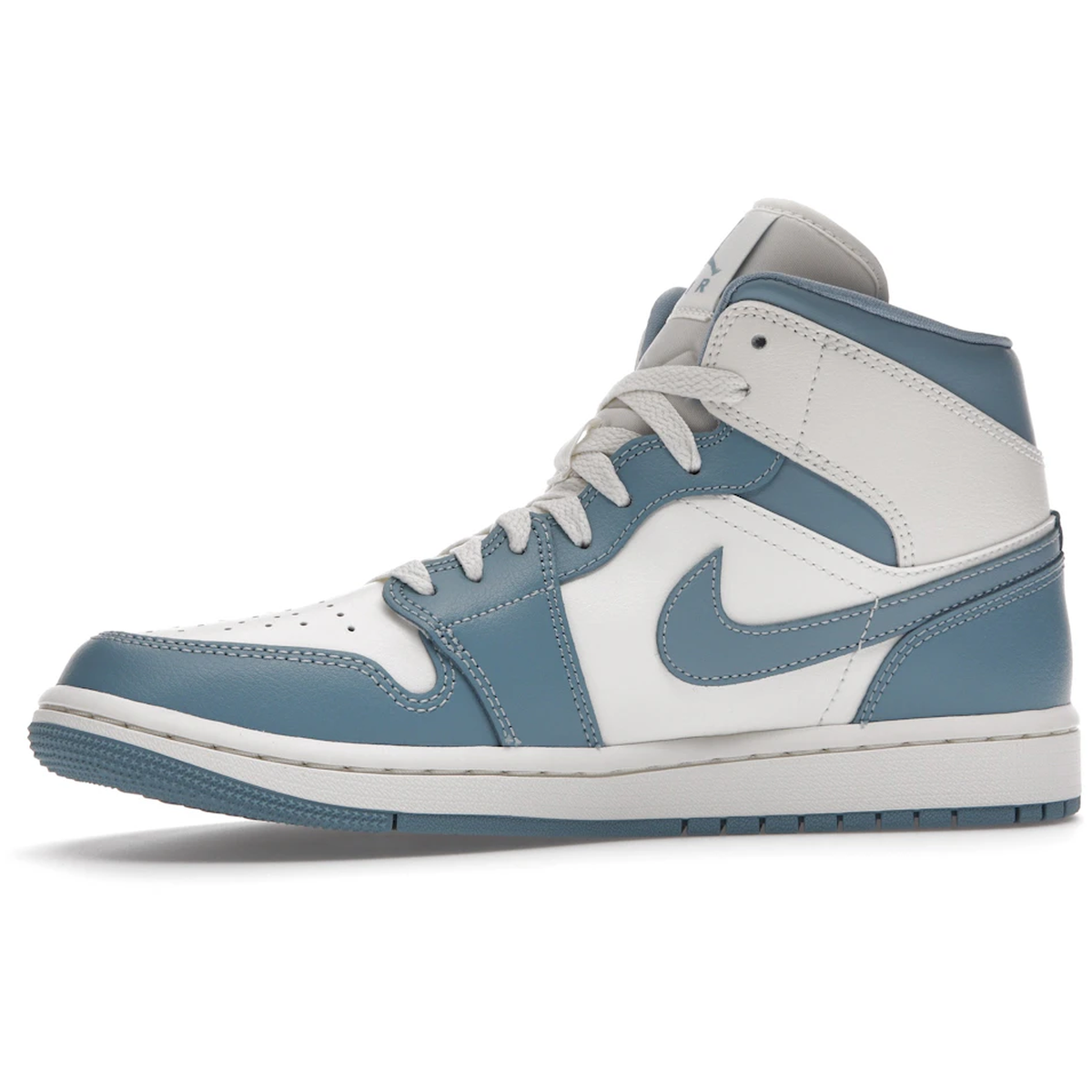 Miniatyrbild av Air Jordan 1 Mid UNC 2022 3