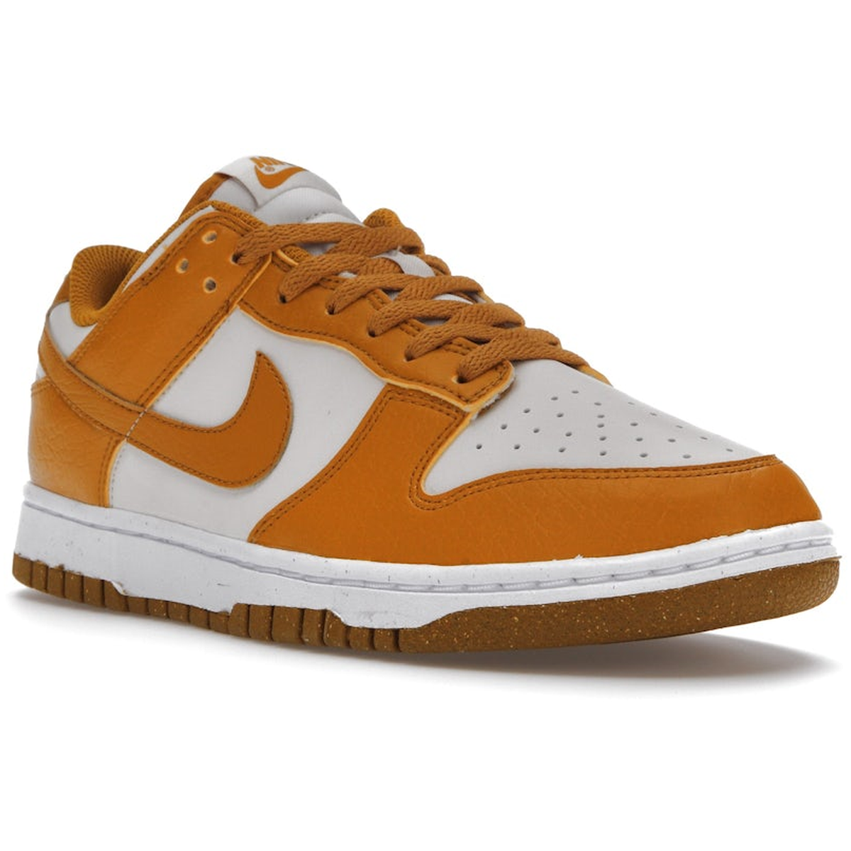 Miniatyrbild av Nike Dunk Low Next Nature Phantom Gold Suede 2