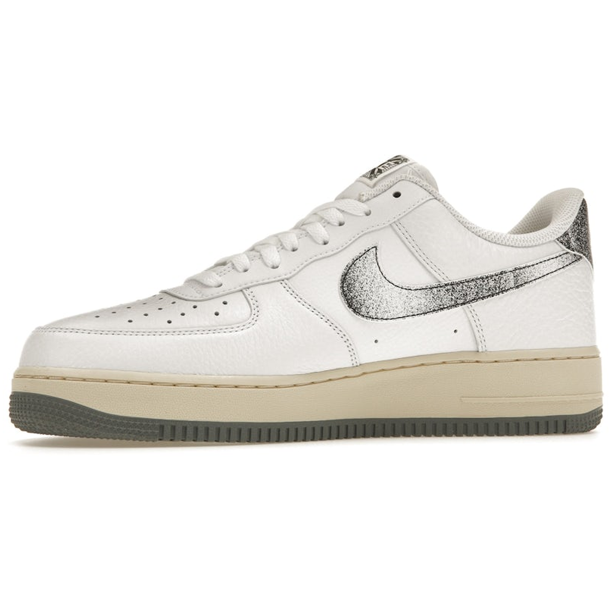 Miniatyrbild av Nike Air Force 1 Low '07 Classics 50 Years Of Hip-Hop 3