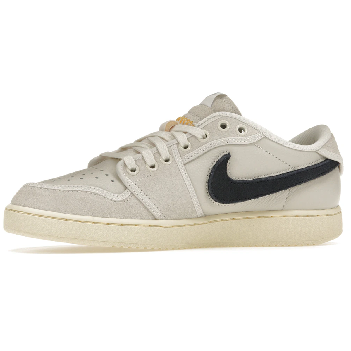 Miniatyrbild av Air Jordan 1 Retro AJKO Low SP Union Sail Leather 3