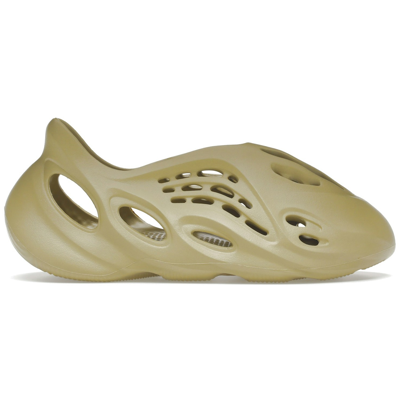 Yeezy Foam RNNR Sulfur