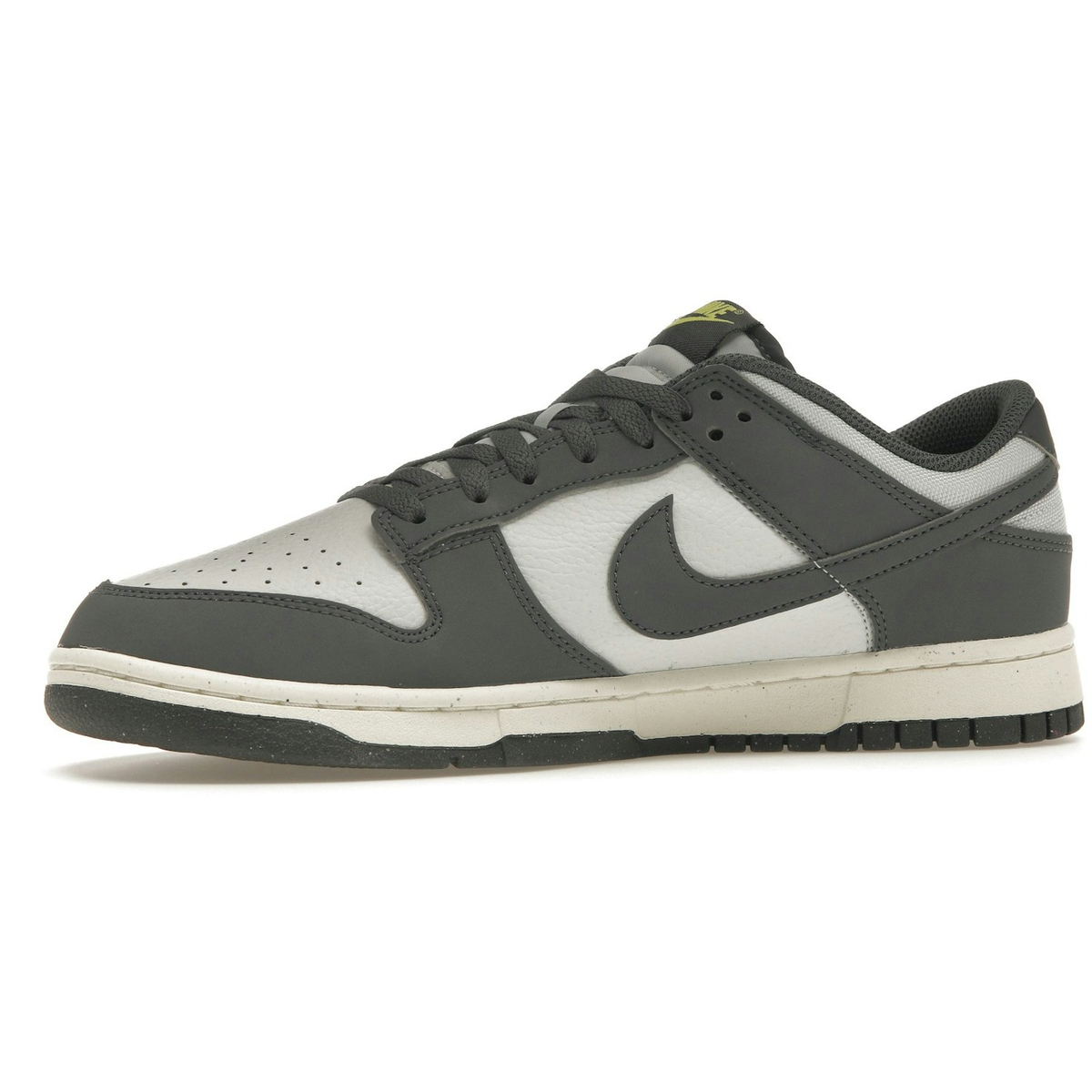Miniatyrbild av Nike Dunk Low Next Nature Iron Grey Lightning 3