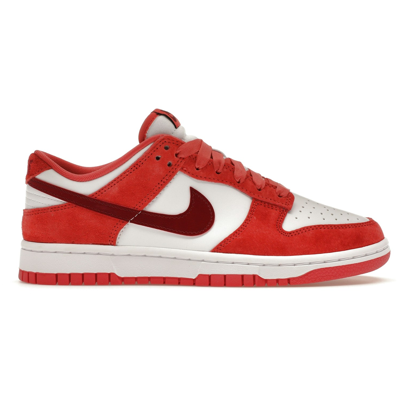 Nike Dunk Low Valentines Day (2024)
