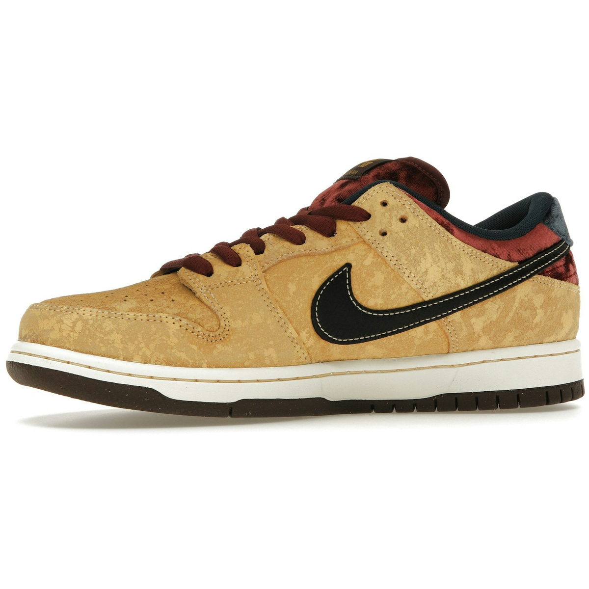 Miniatyrbild av Nike SB Dunk Low City of Cinema 3